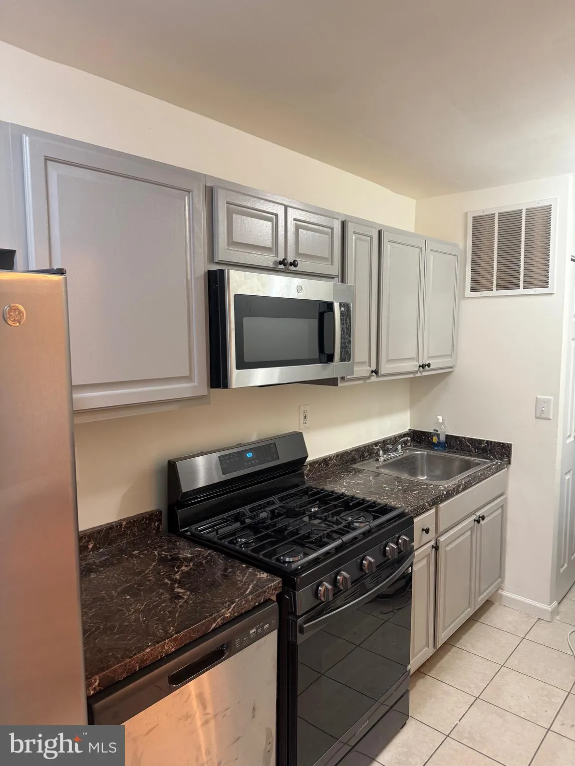 1739 GALES PLACE, Washington, DC 20002
