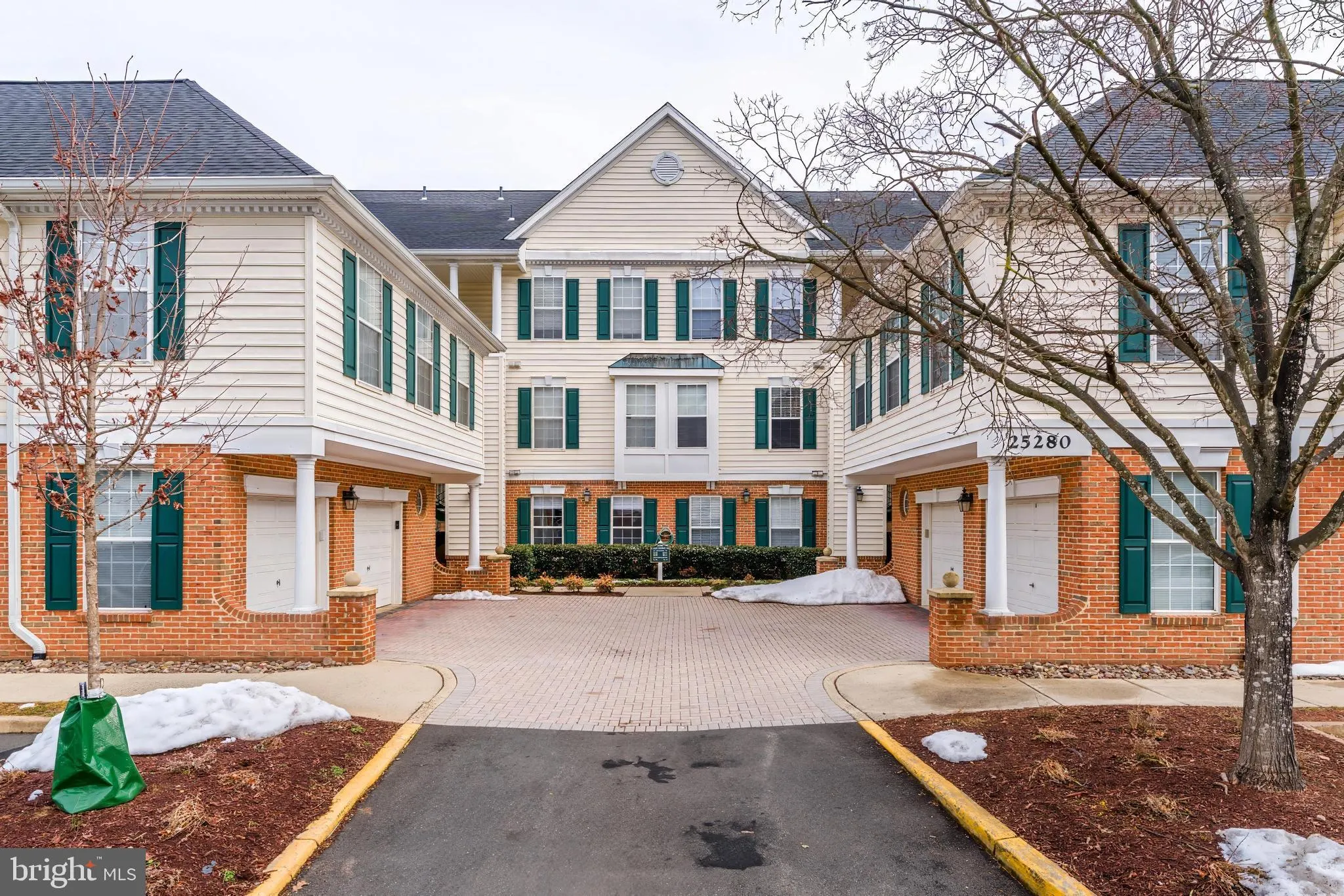 25280 LAKE SHORE SQUARE, Chantilly, VA 20152