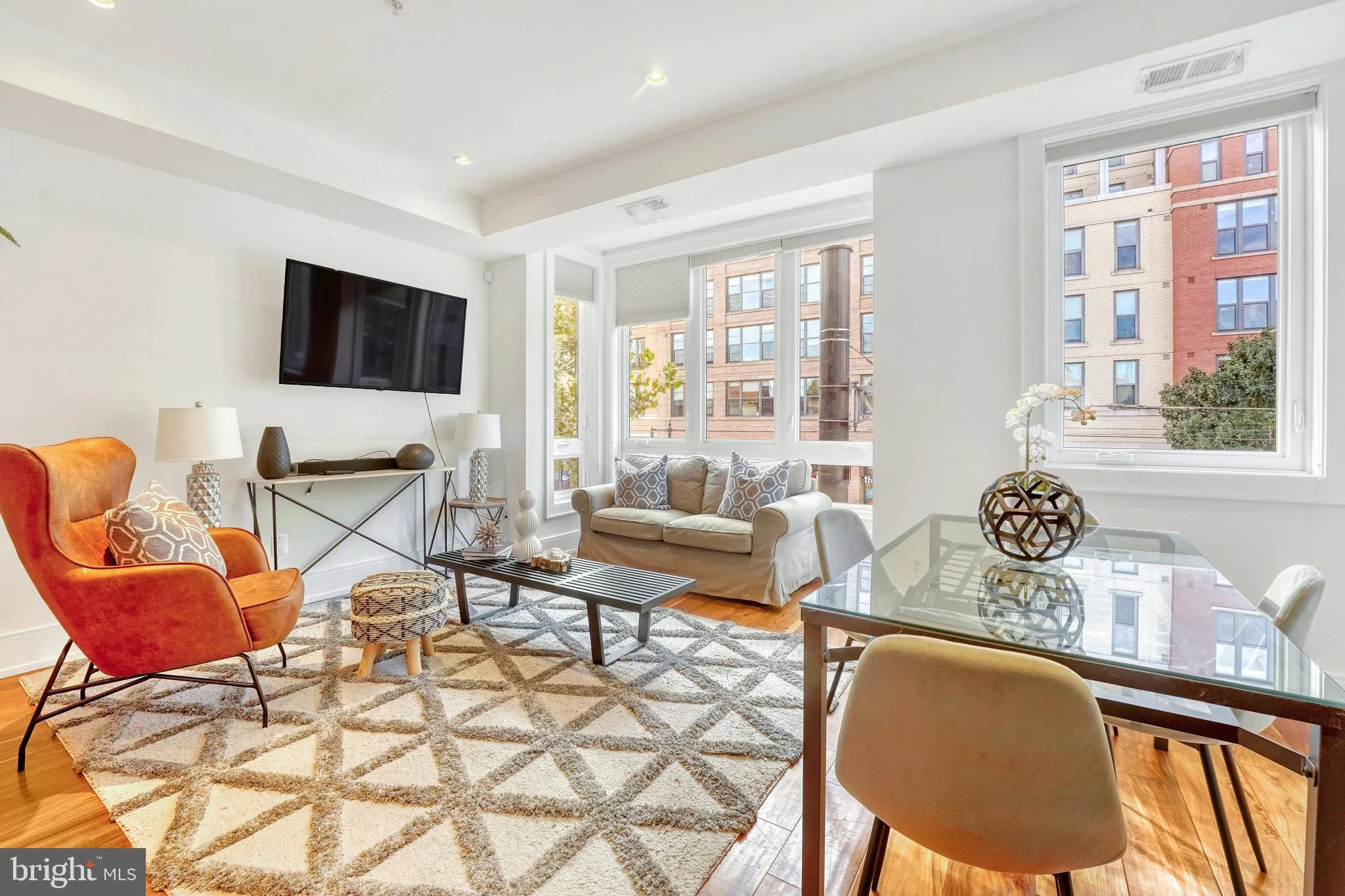 904 H STREET, Washington, DC 20002