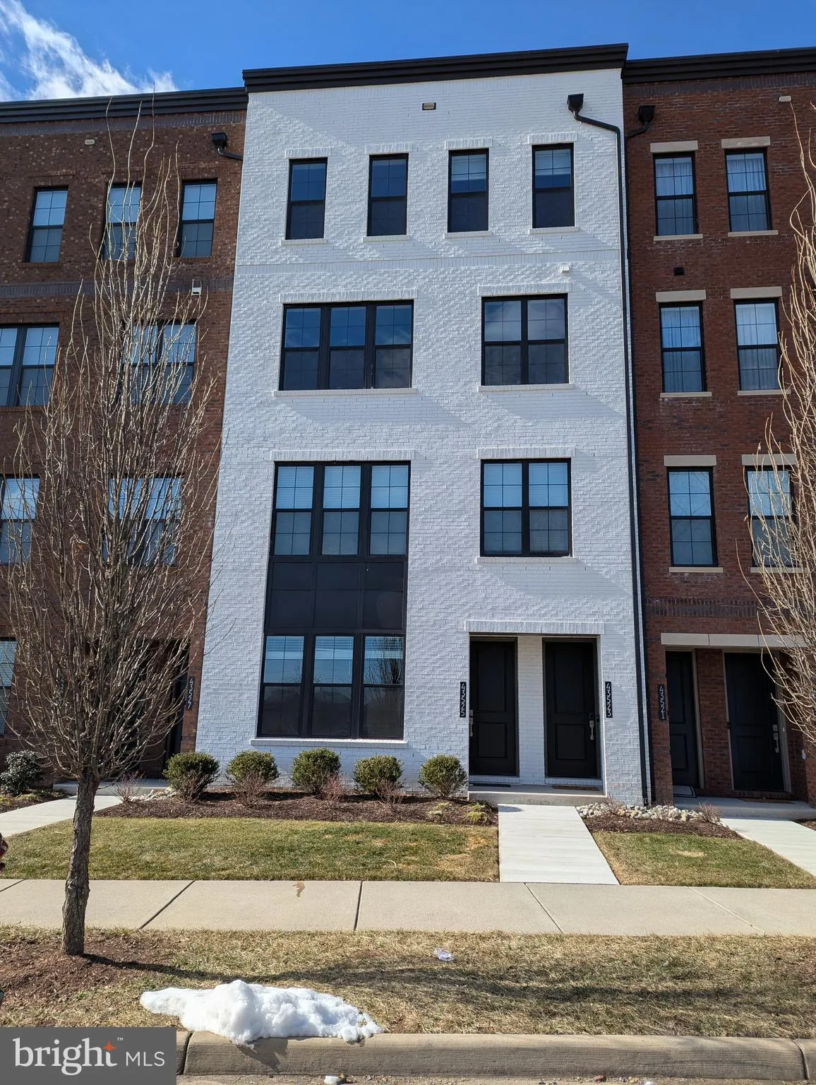 43525 MOOREFIELD BOULEVARD, Ashburn, VA 20148