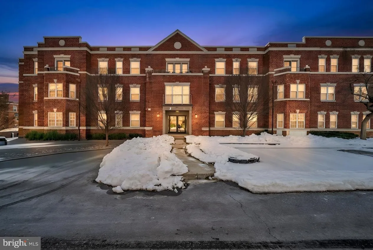 3611 38TH STREET, Washington, DC 20016