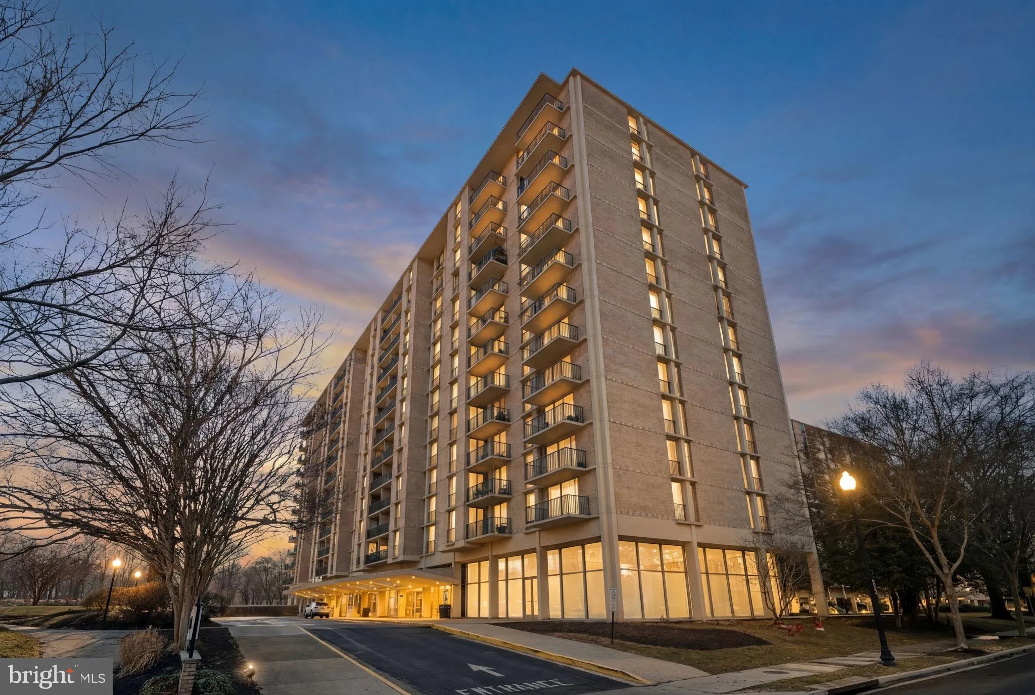 4600 FOUR MILE RUN DRIVE, Arlington, VA 22204