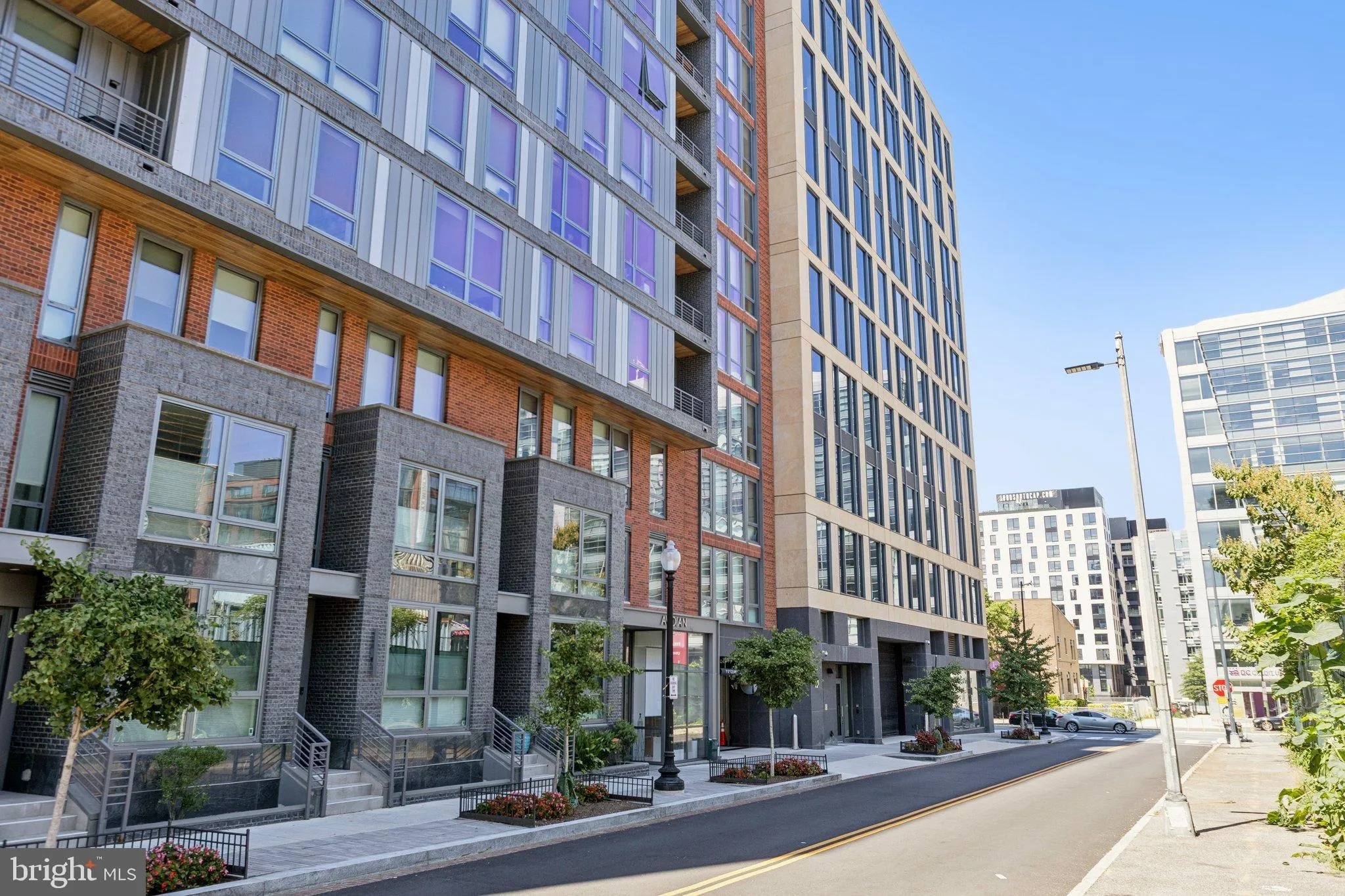 1211 VAN STREET, Washington, DC 20003