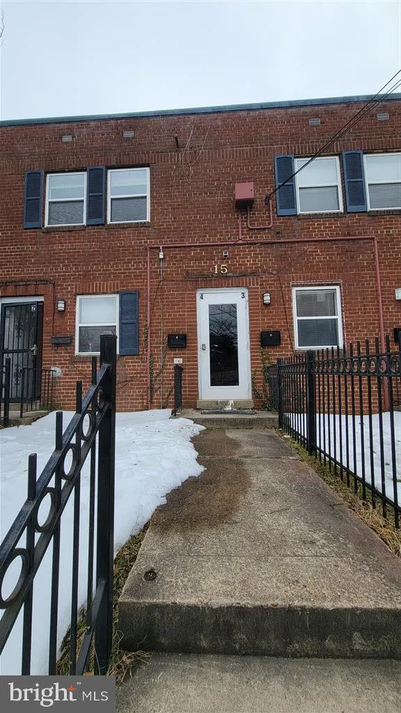 15 HALLEY PLACE, Washington, DC 20032