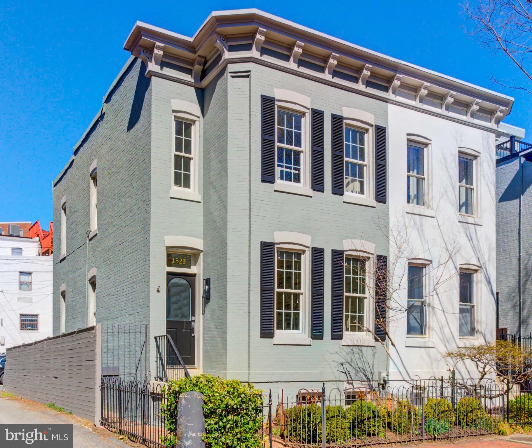 1523 CAROLINE STREET, Washington, DC 20009