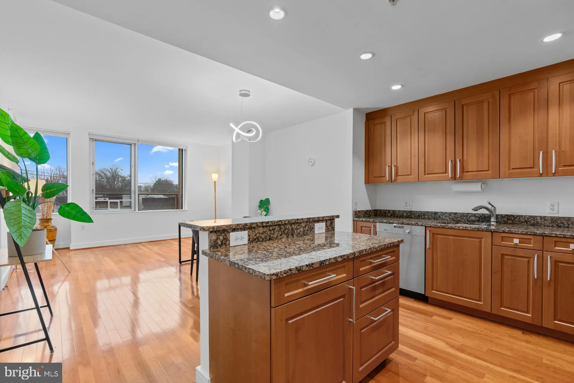 6820 WISCONSIN AVENUE, Bethesda, MD 20815
