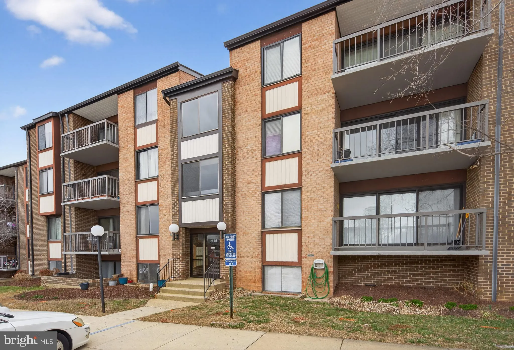 9718 KINGSBRIDGE DRIVE, Fairfax, VA 22031