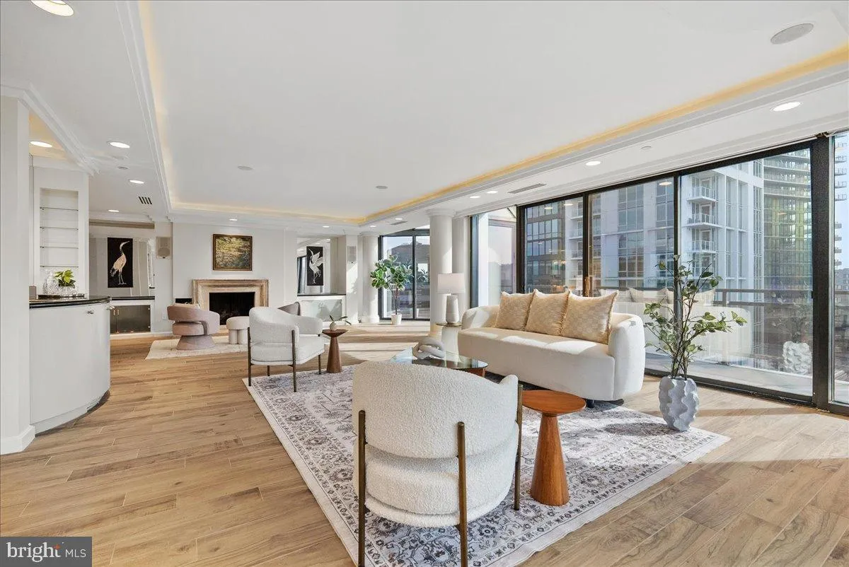 1530 KEY BOULEVARD, Arlington, VA 22209