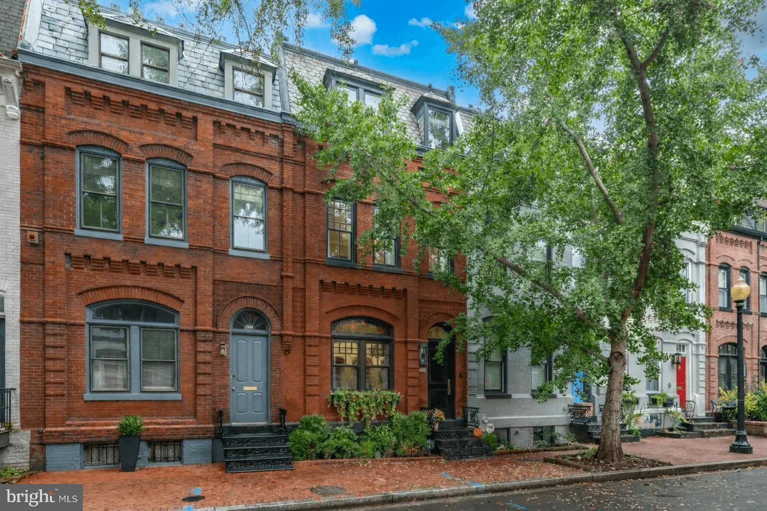 1524 SWANN STREET, Washington, DC 20009