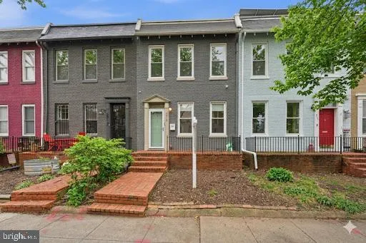 215 15TH STREET, Washington, DC 20002