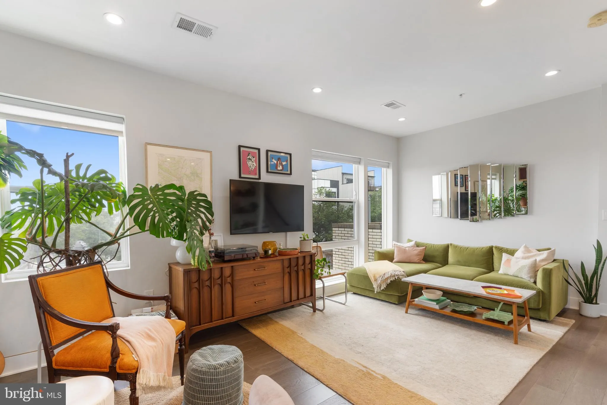 653 IRVING STREET, Washington, DC 20010