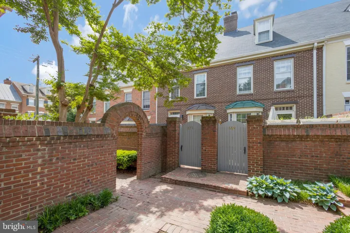 671 S Columbus Street, Alexandria, VA 22314