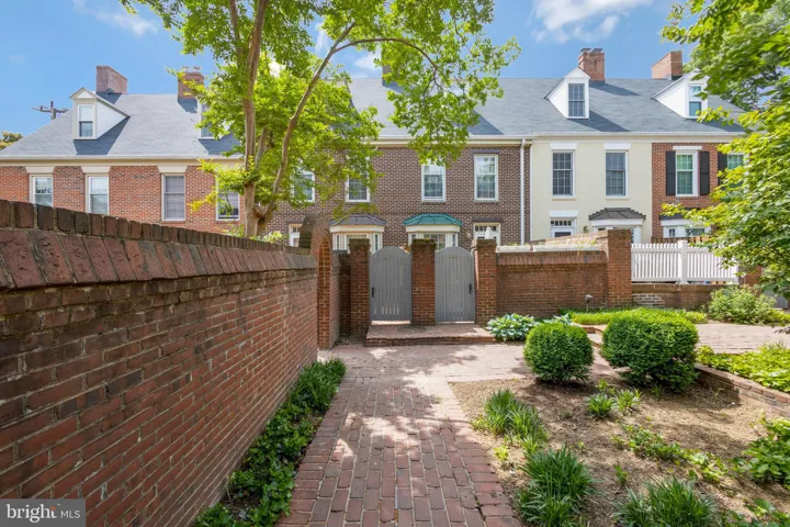 671 S Columbus Street, Alexandria, VA 22314