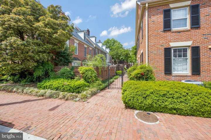 671 S Columbus Street, Alexandria, VA 22314