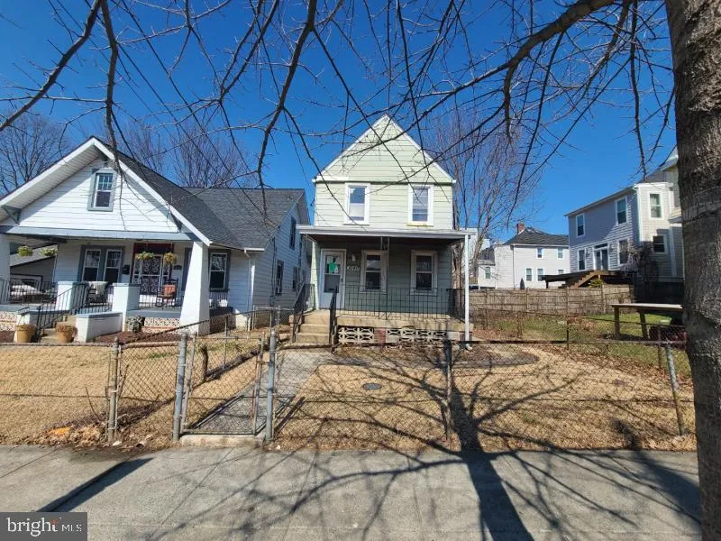 1040 EVARTS STREET, Washington, DC 20018