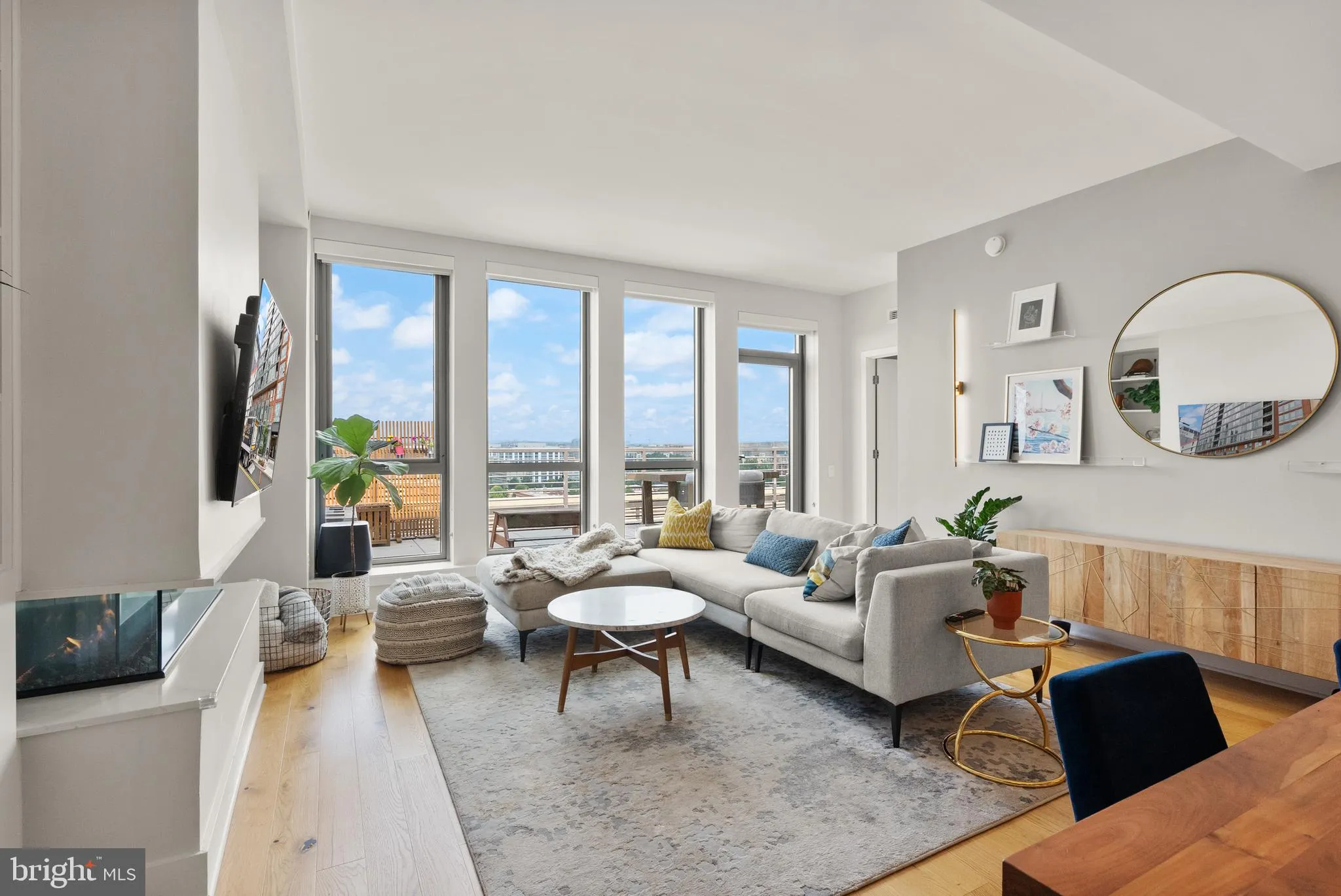 1211 VAN STREET, Washington, DC 20003