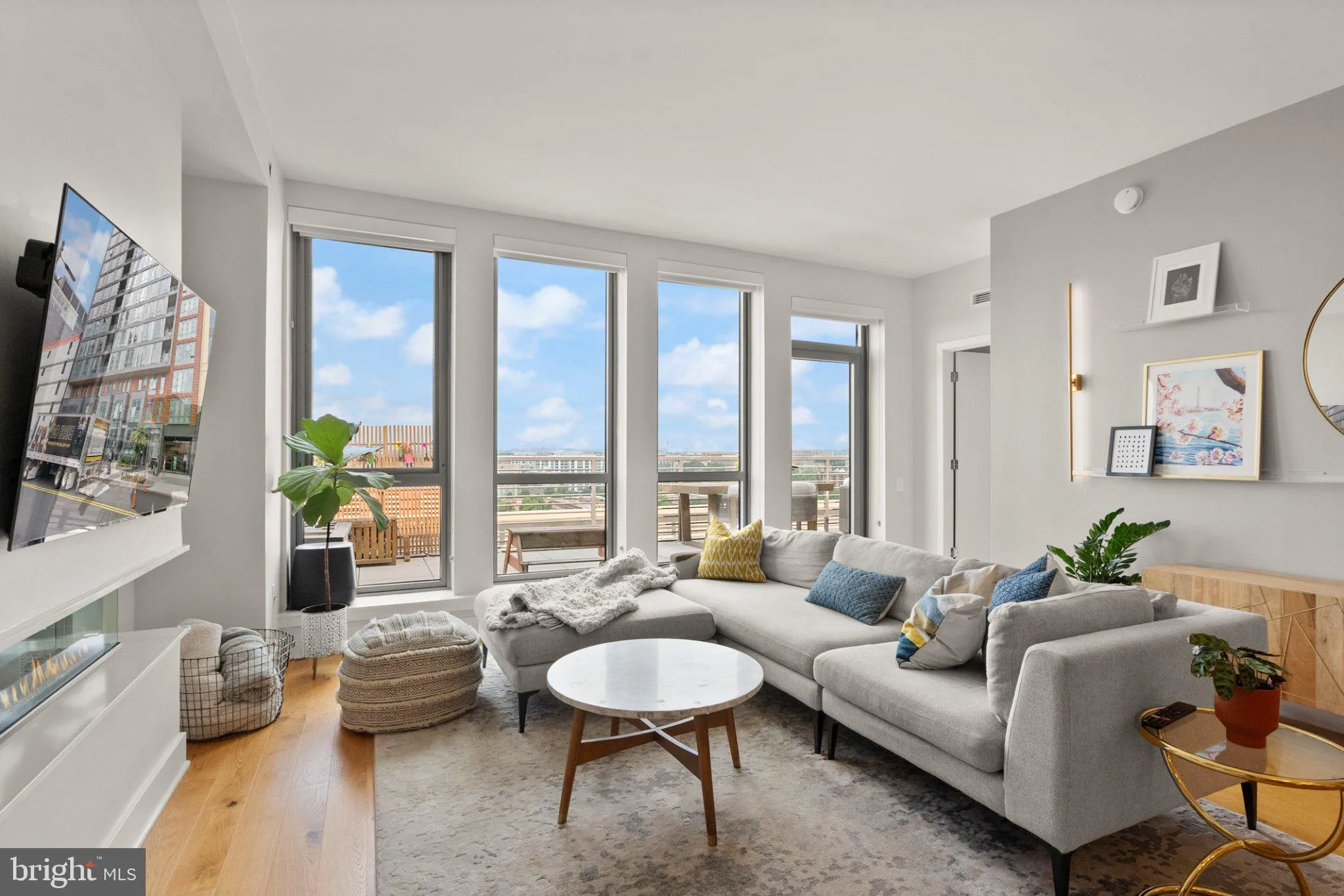 1211 VAN STREET, Washington, DC 20003