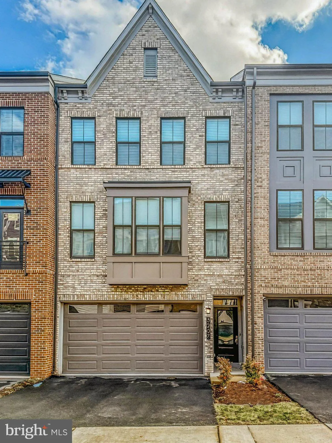 5207 RIDGEVIEW RETREAT DRIVE, Chantilly, VA 20151