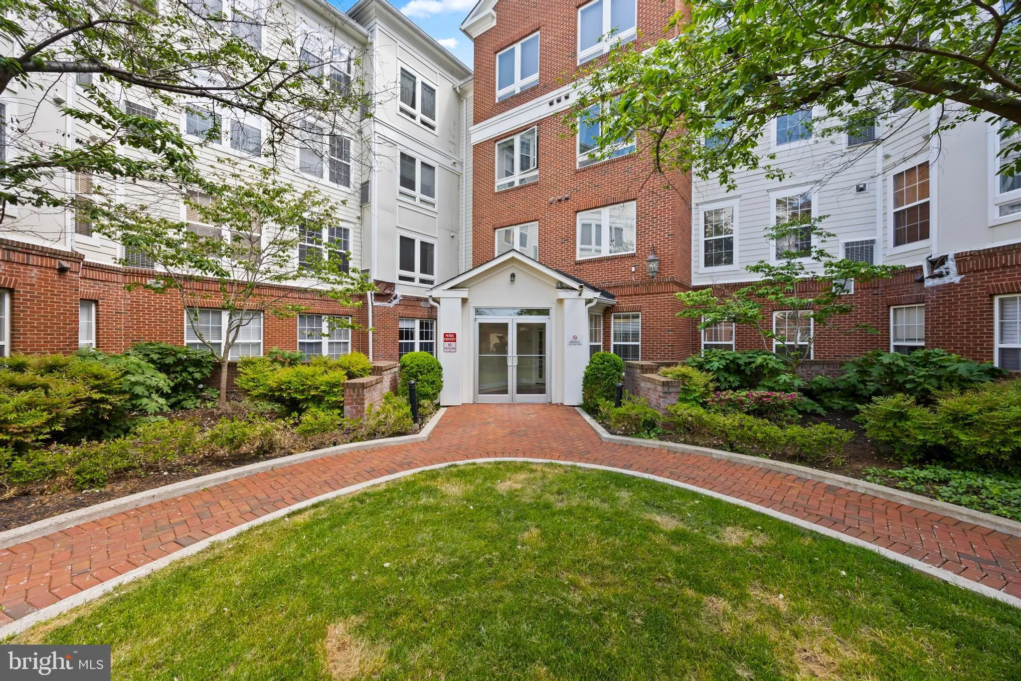 801 GREENBRIER STREET, Arlington, VA 22204