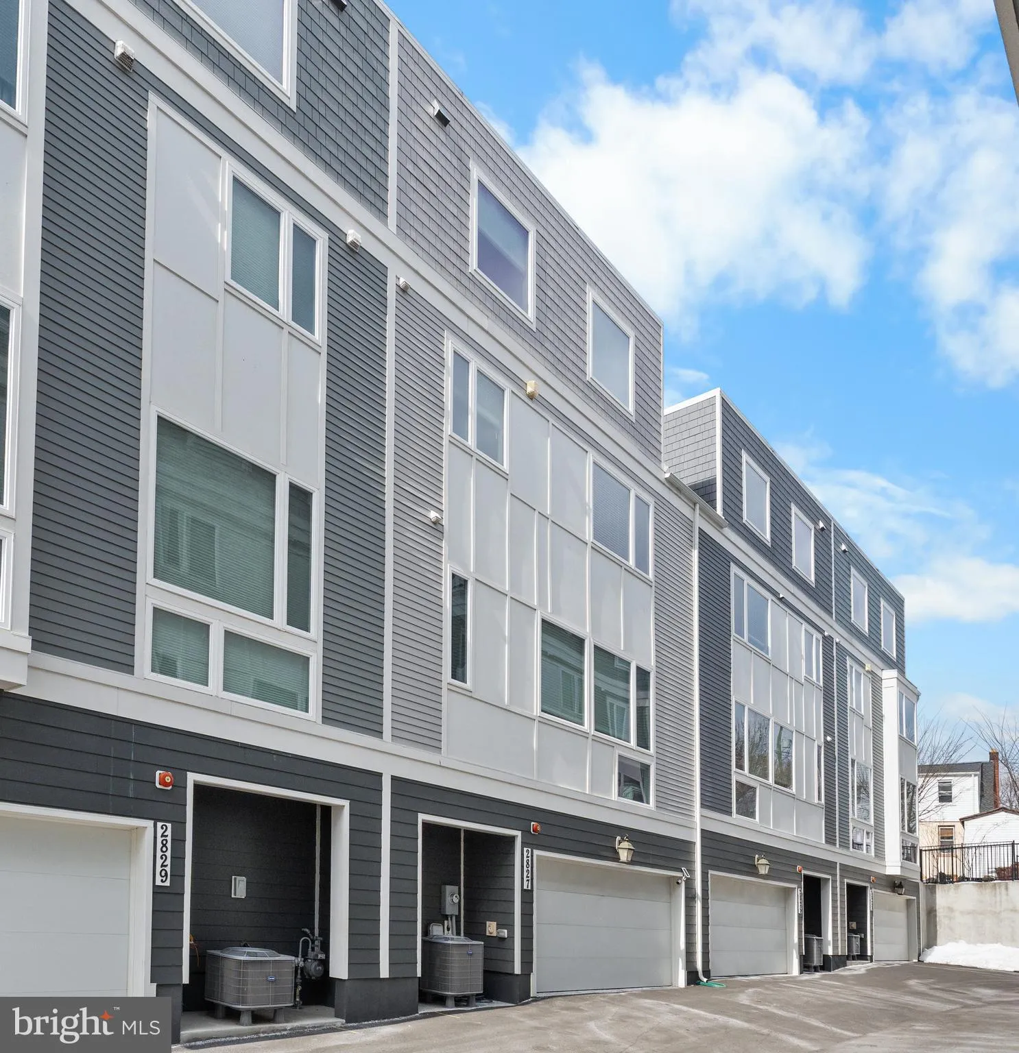 2827 24TH ROAD, Arlington, VA 22206