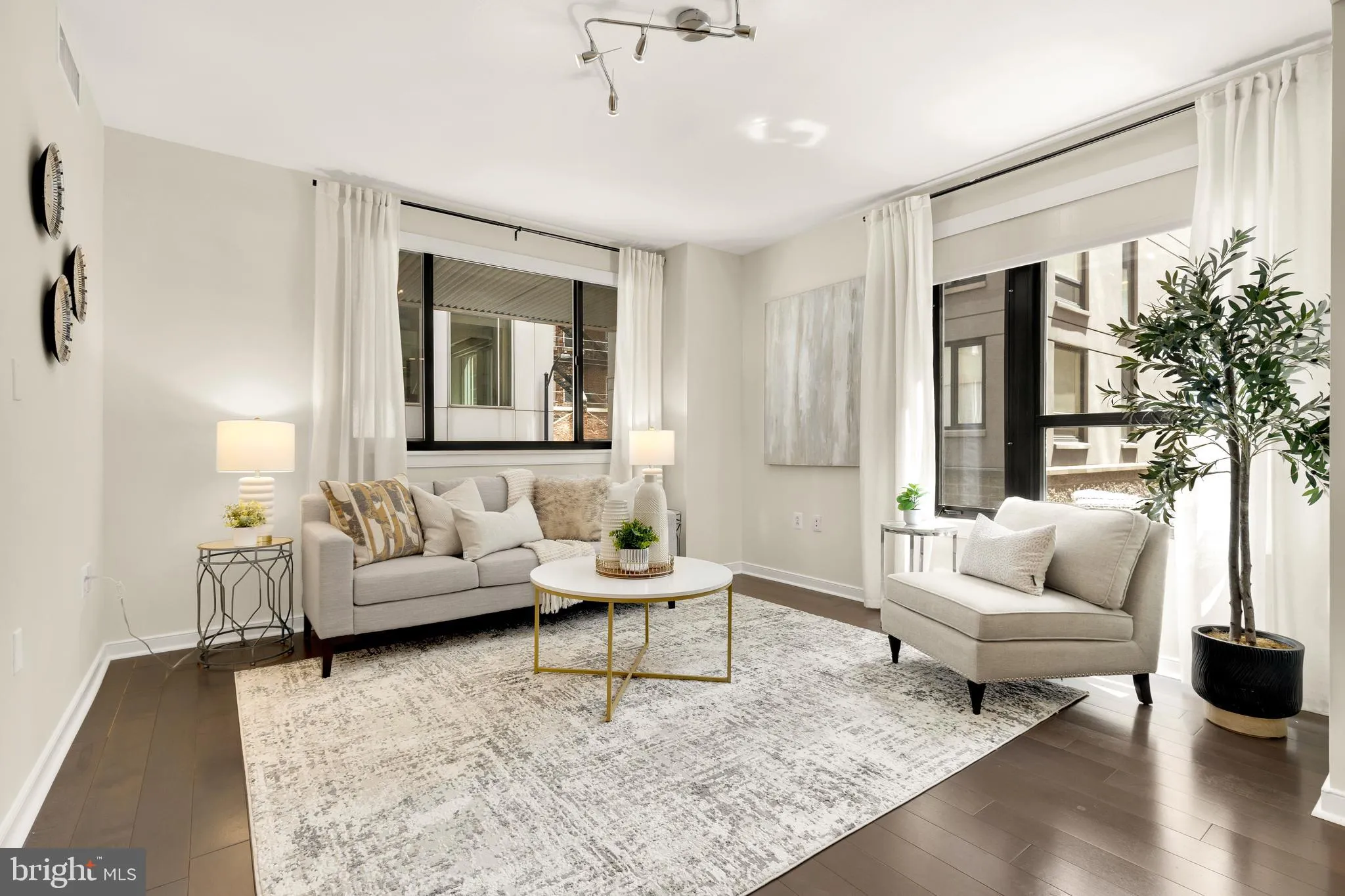 1010 MASSACHUSETTS AVENUE, Washington, DC 20001