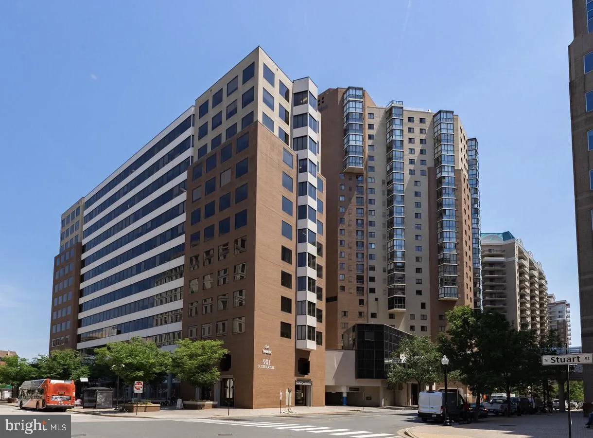 900 STAFFORD STREET, Arlington, VA 22203