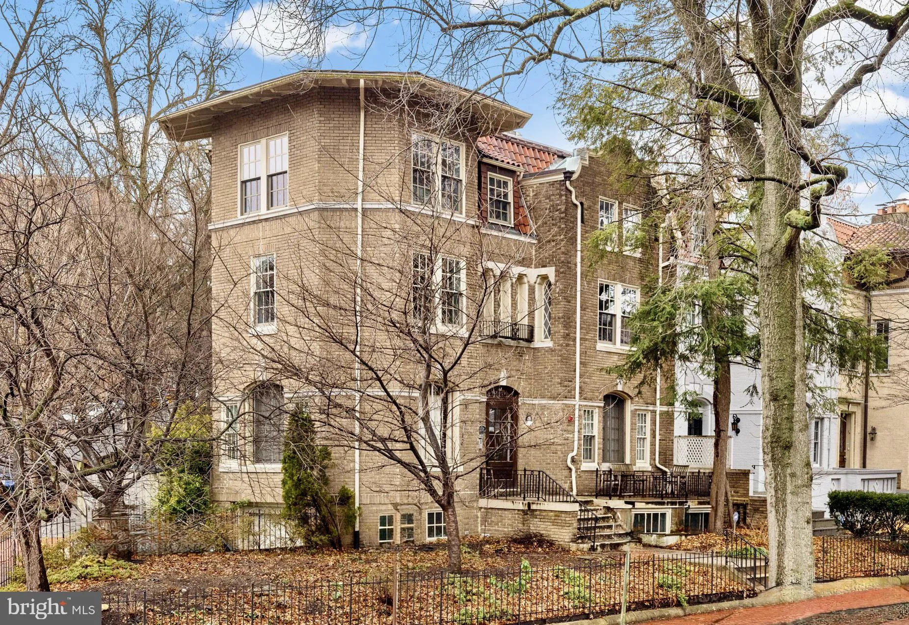 2359 ASHMEAD PLACE, Washington, DC 20009