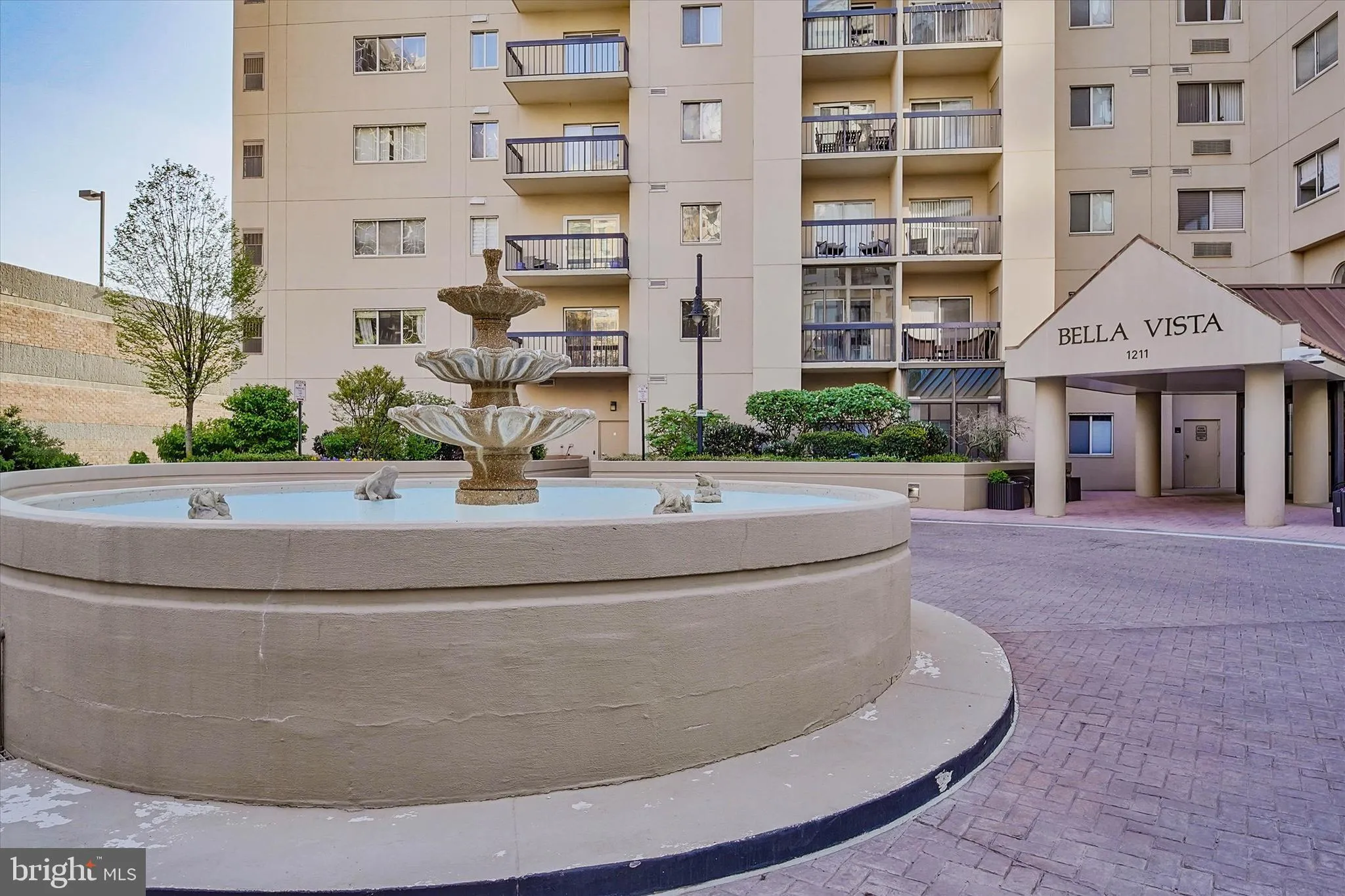 1211 EADS STREET, Arlington, VA 22202