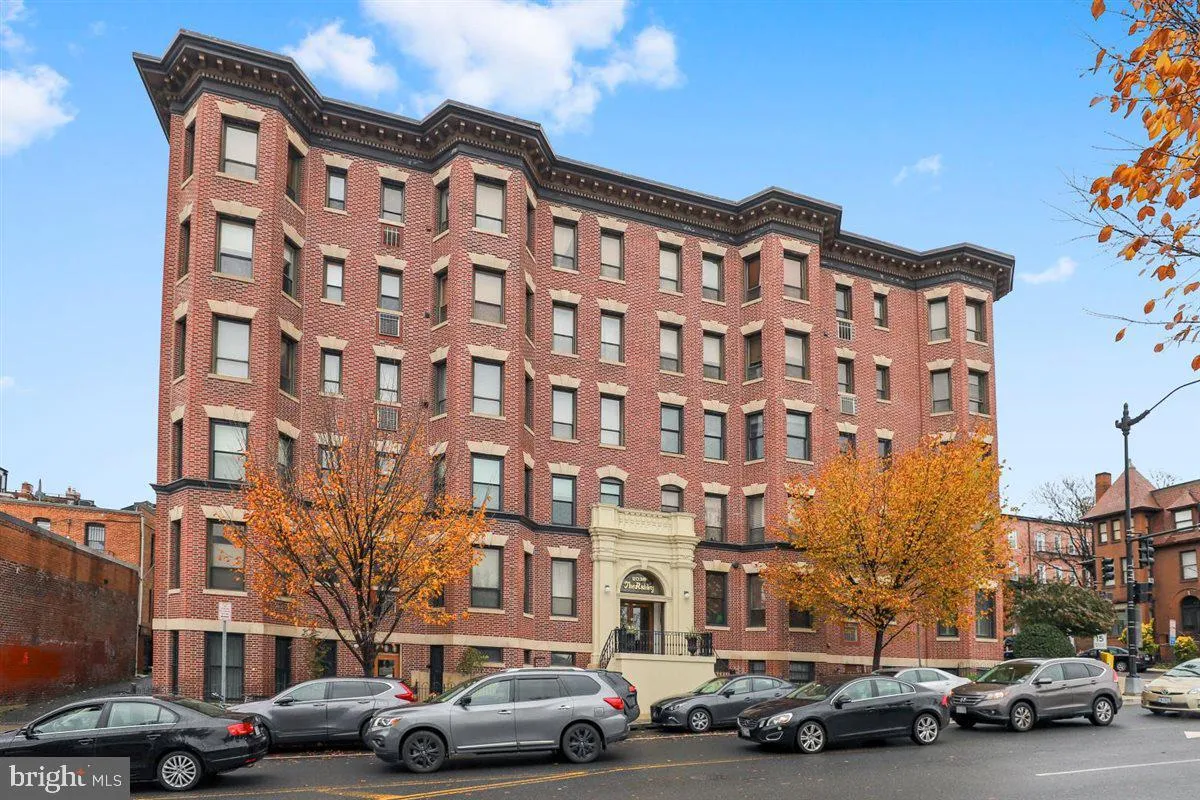 2038 18TH STREET, Washington, DC 20009