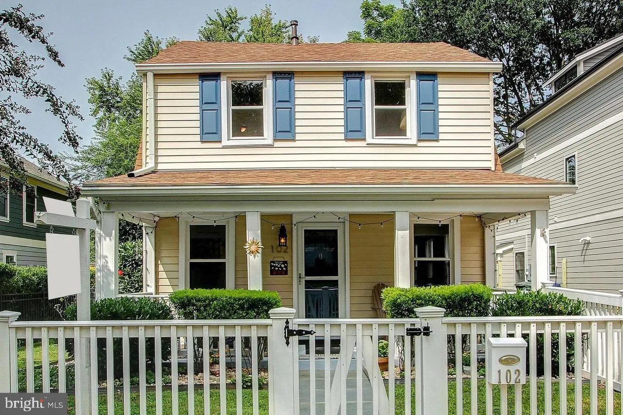 102 LINDEN STREET, Alexandria, VA 22301