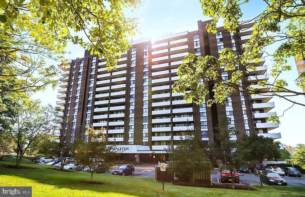 250 REYNOLDS STREET, Alexandria, VA 22304