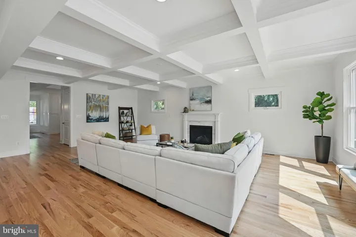 3857 Pinewood Ter, Falls Church, Virginia 22041