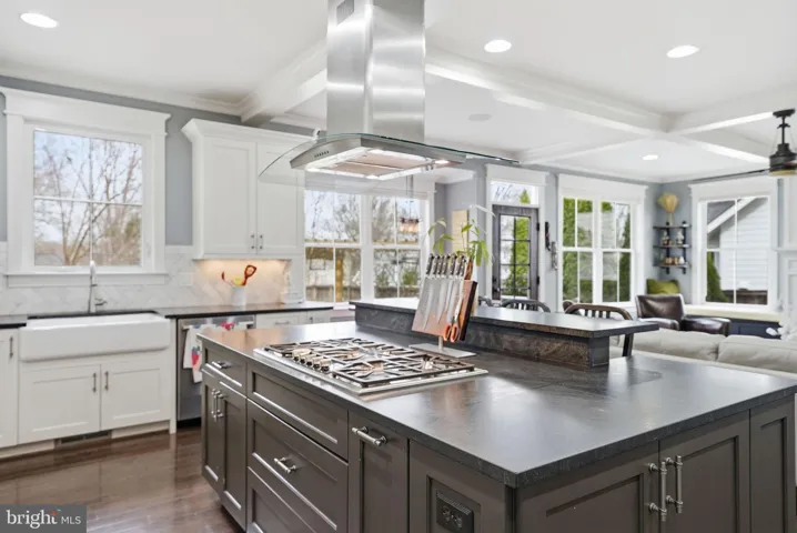 510 Anne Street, Falls Church, VA 22046