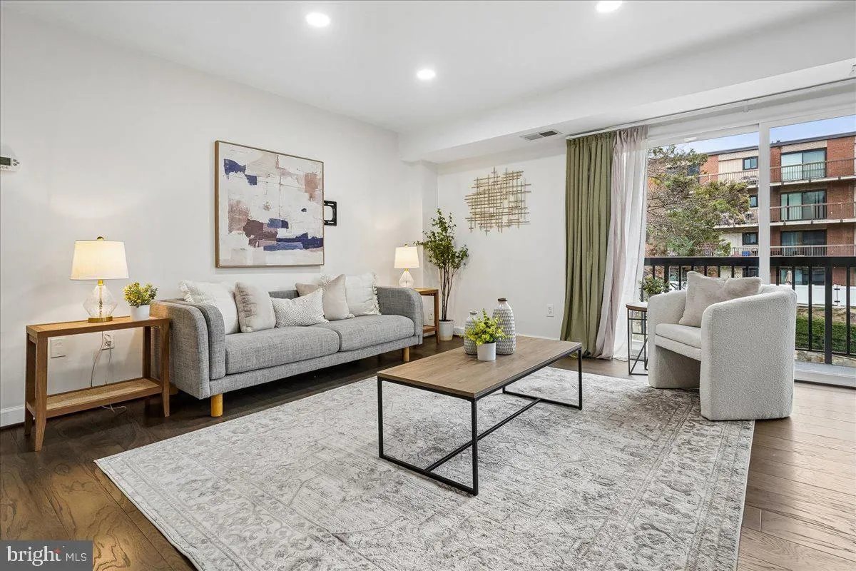 3220 28TH STREET, Alexandria, VA 22302