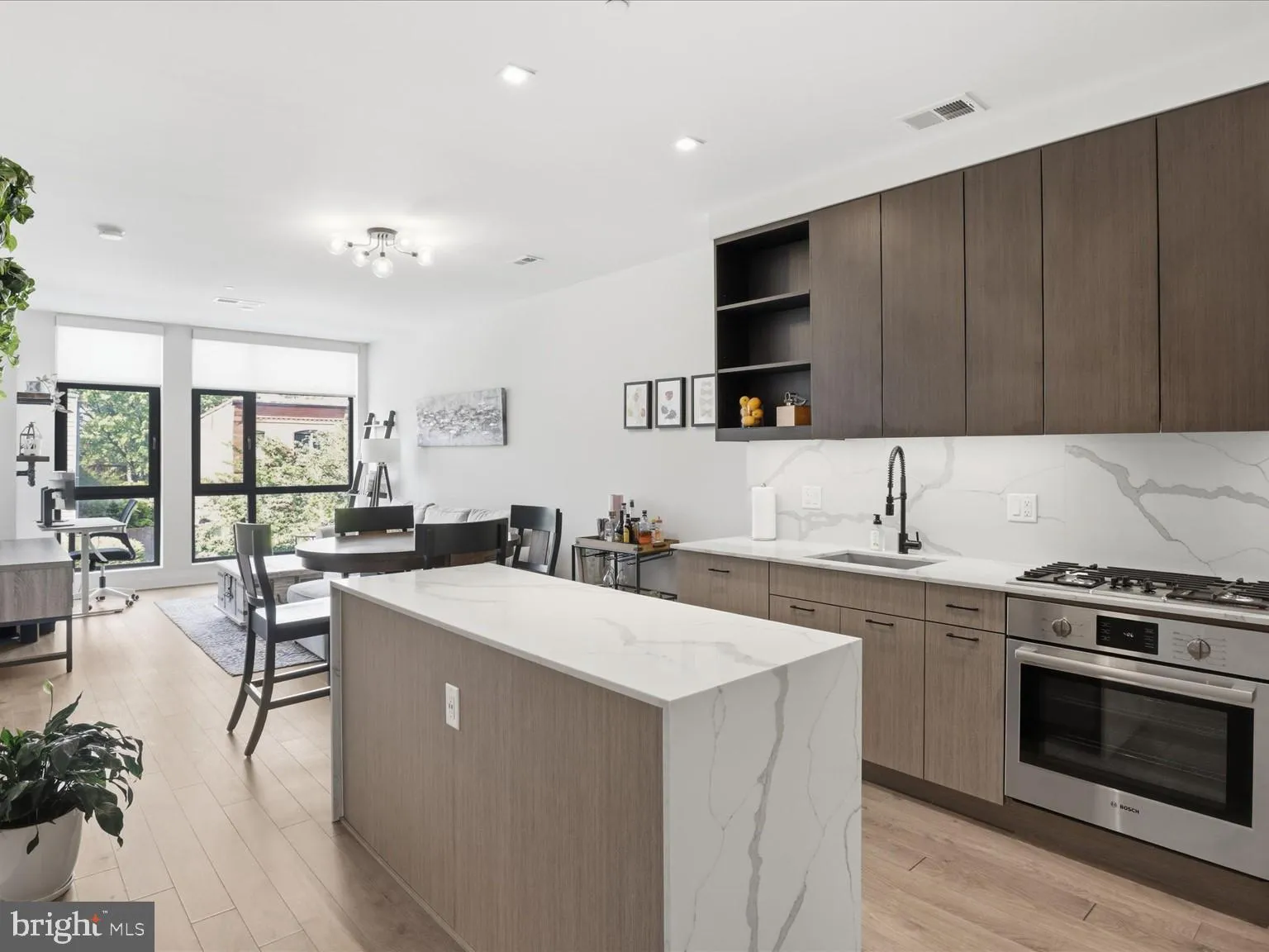 900 11TH STREET, Washington, DC 20003