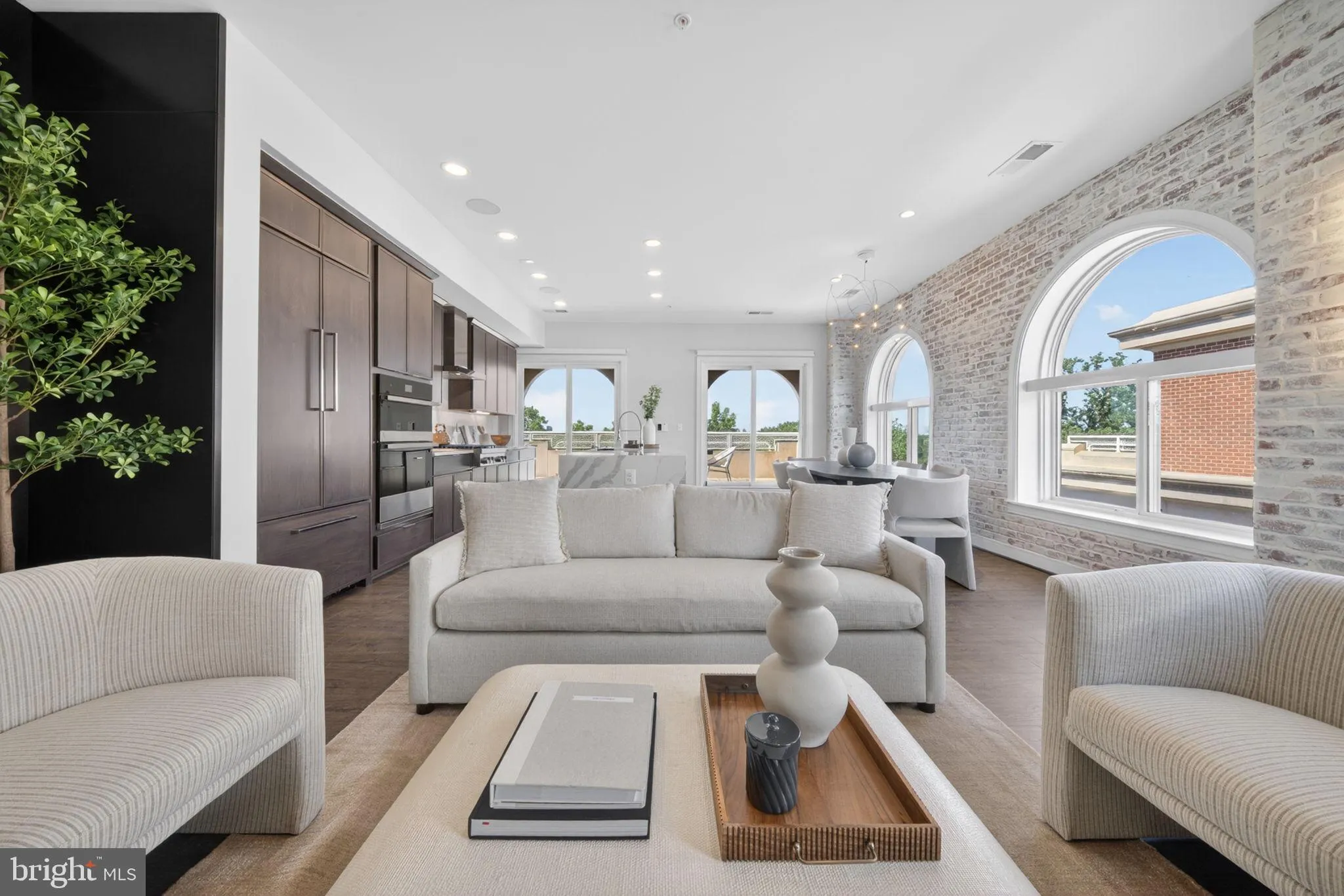 625 SLATERS LANE, Alexandria, VA 22314