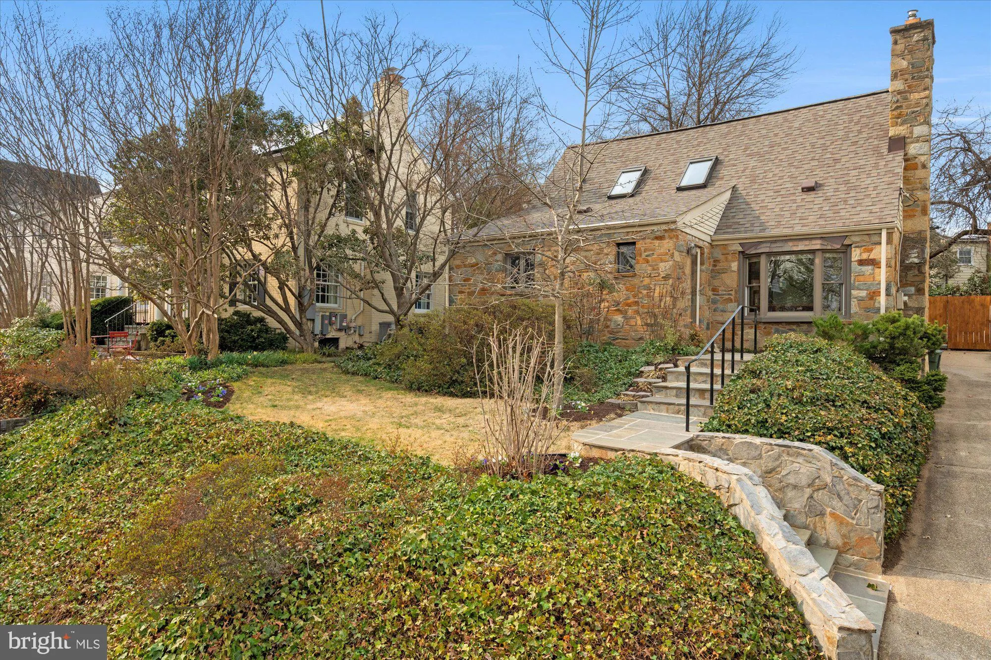 503 WOODLAND TERRACE, Alexandria, VA 22302
