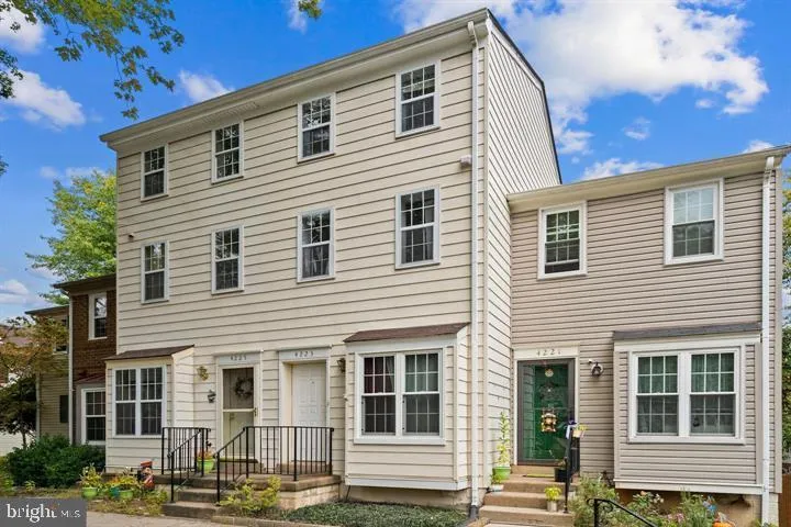 4223 SAUTERNE COURT, Chantilly, VA 20151