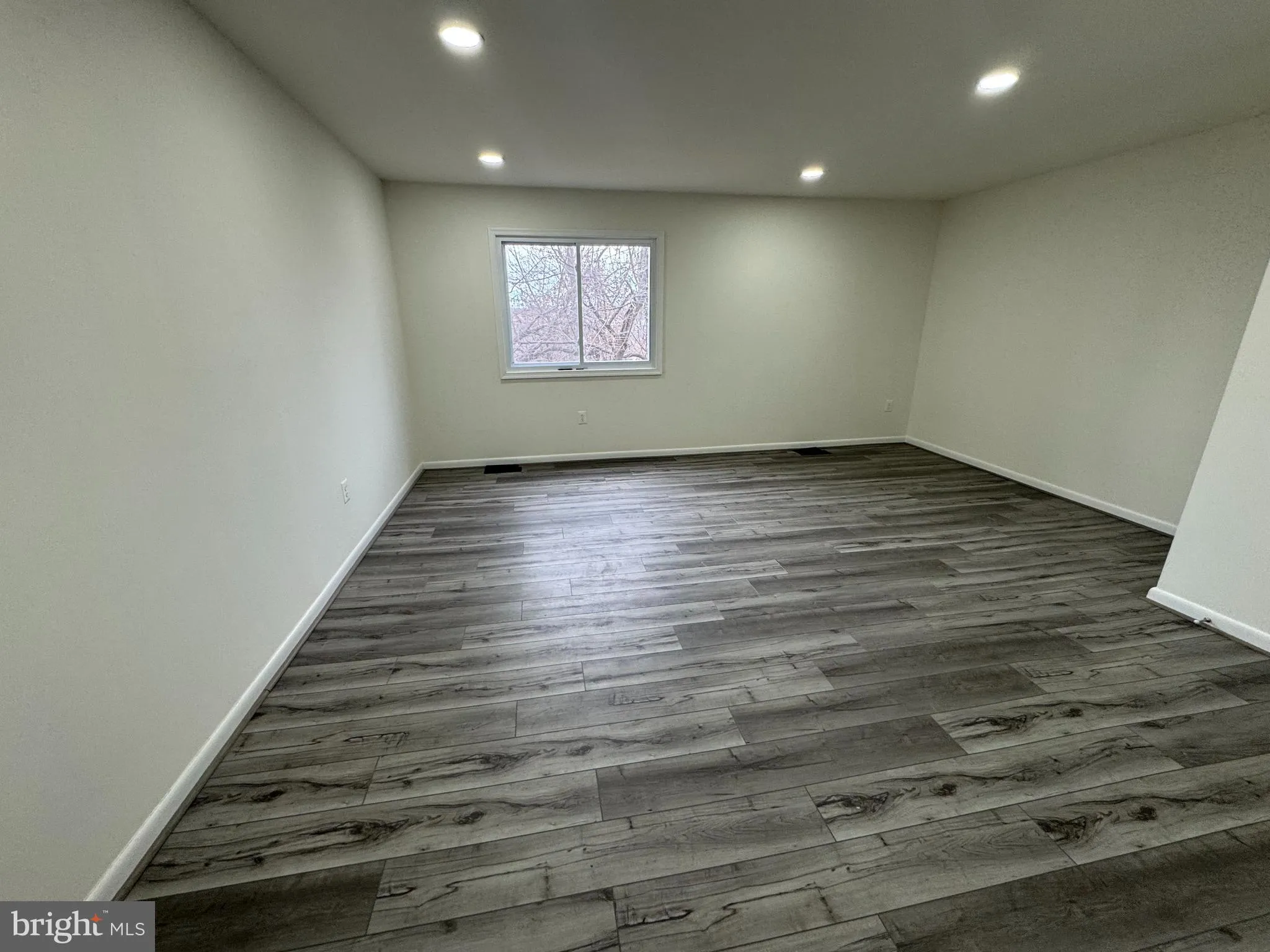 1126 BARNABY TERRACE, Washington, DC 20032