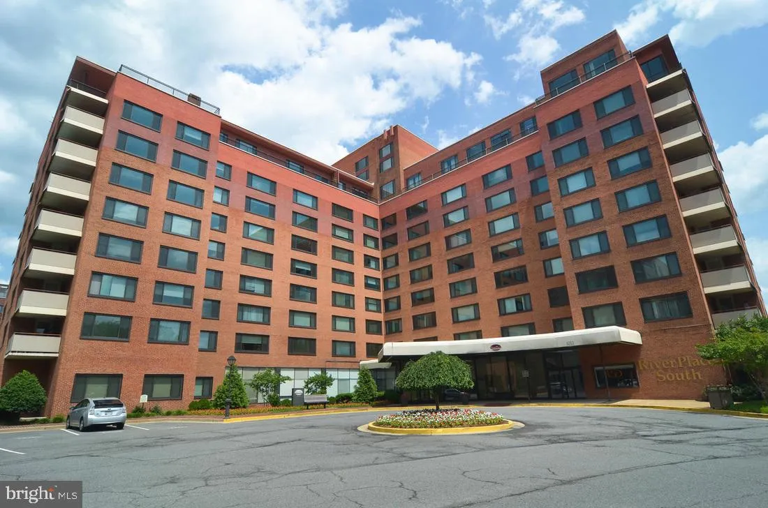1011 ARLINGTON BOULEVARD, Arlington, VA 22209