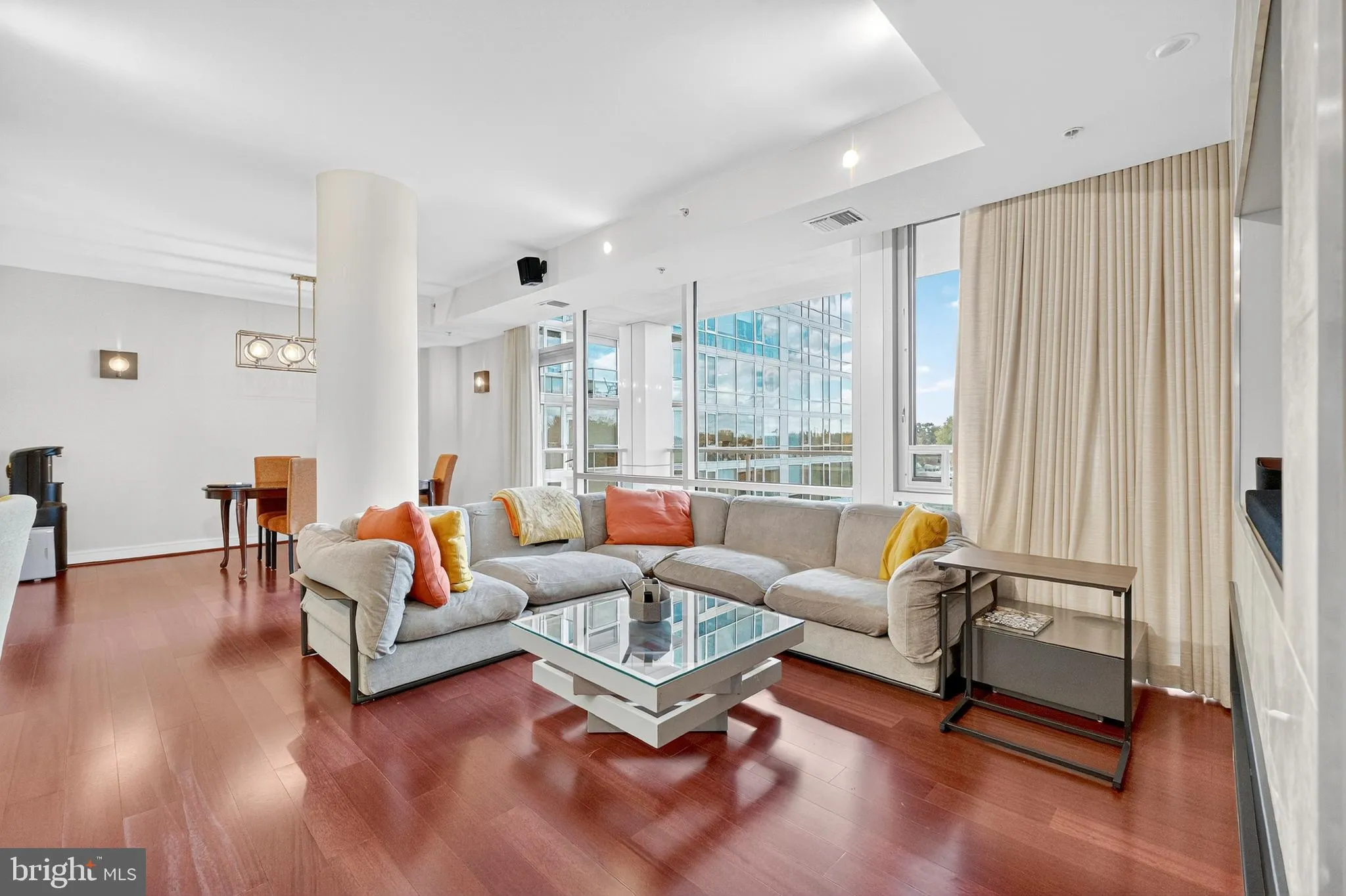 6820 WISCONSIN AVENUE, Bethesda, MD 20815