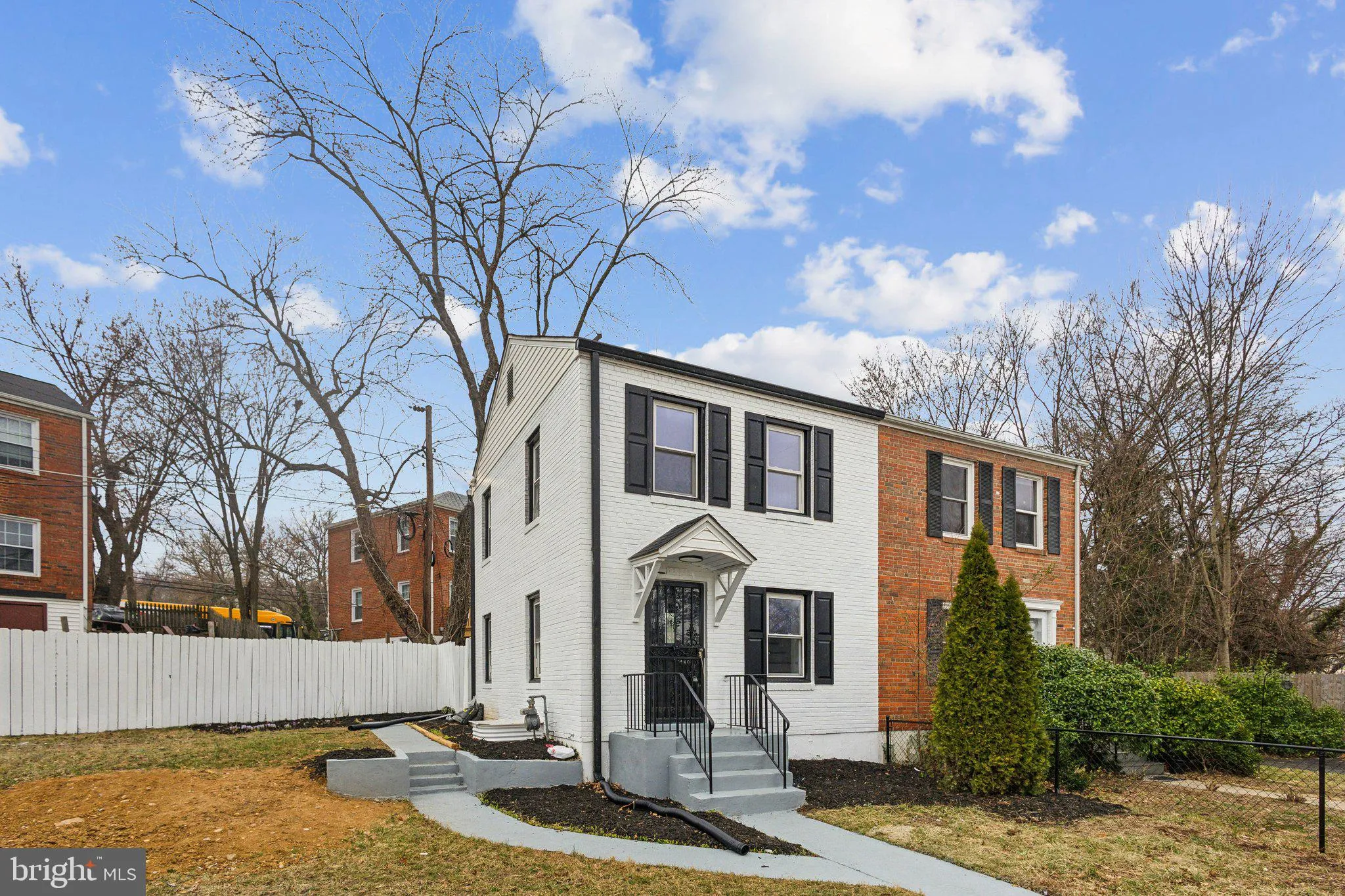 2215 FARRINGTON AVENUE, Alexandria, VA 22303