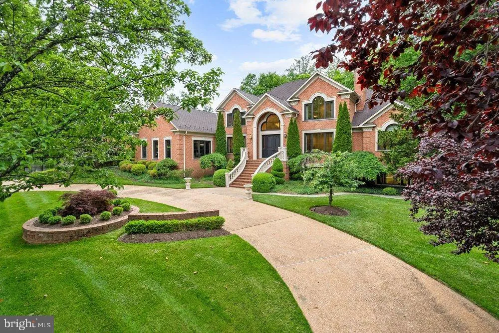 1102 MILL RIDGE, Mclean, VA 22102