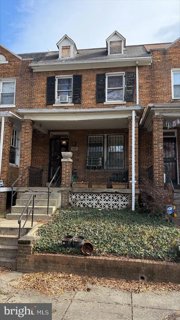 419 23RD PLACE, Washington, DC 20002