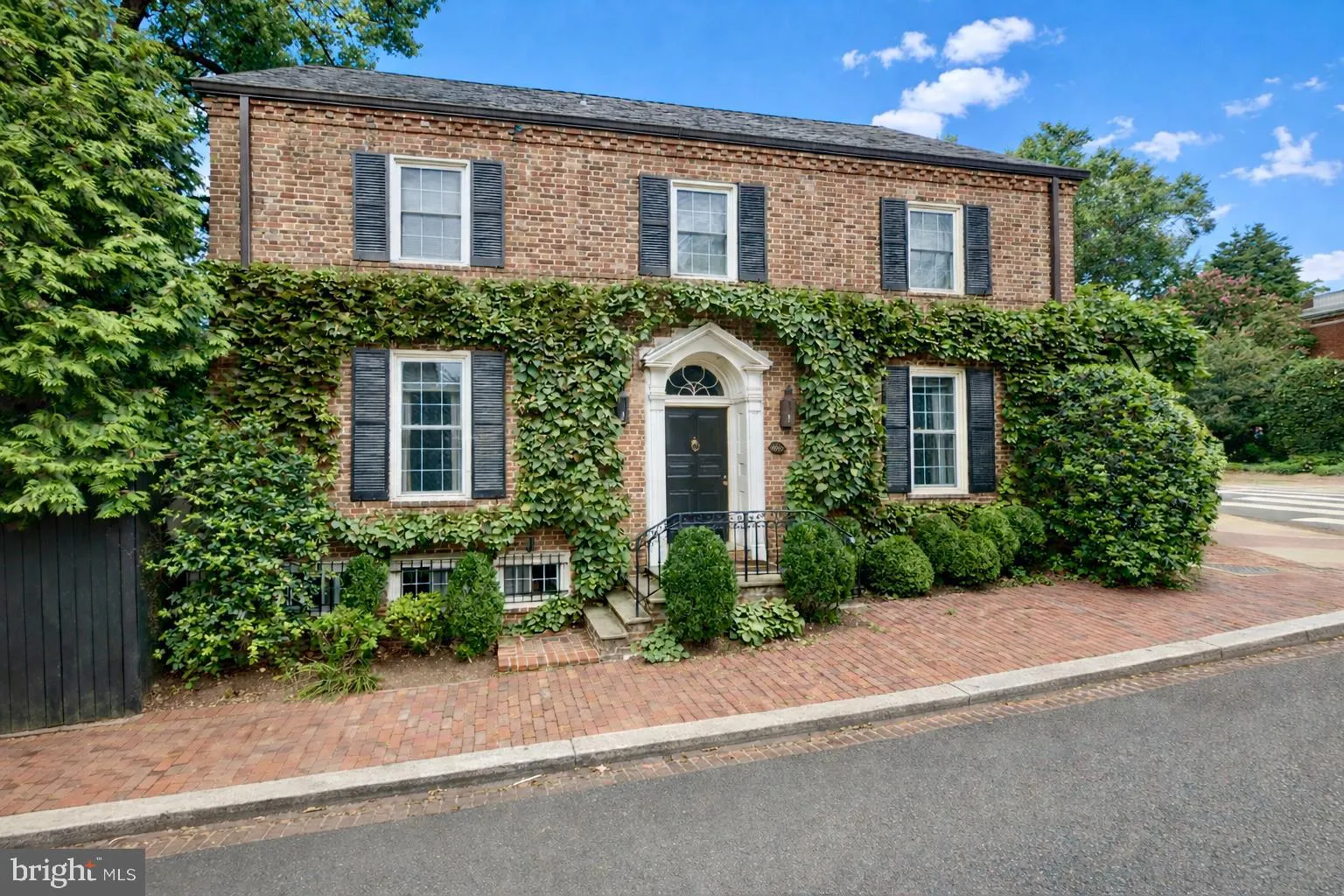 1698 32ND STREET, Washington, DC 20007