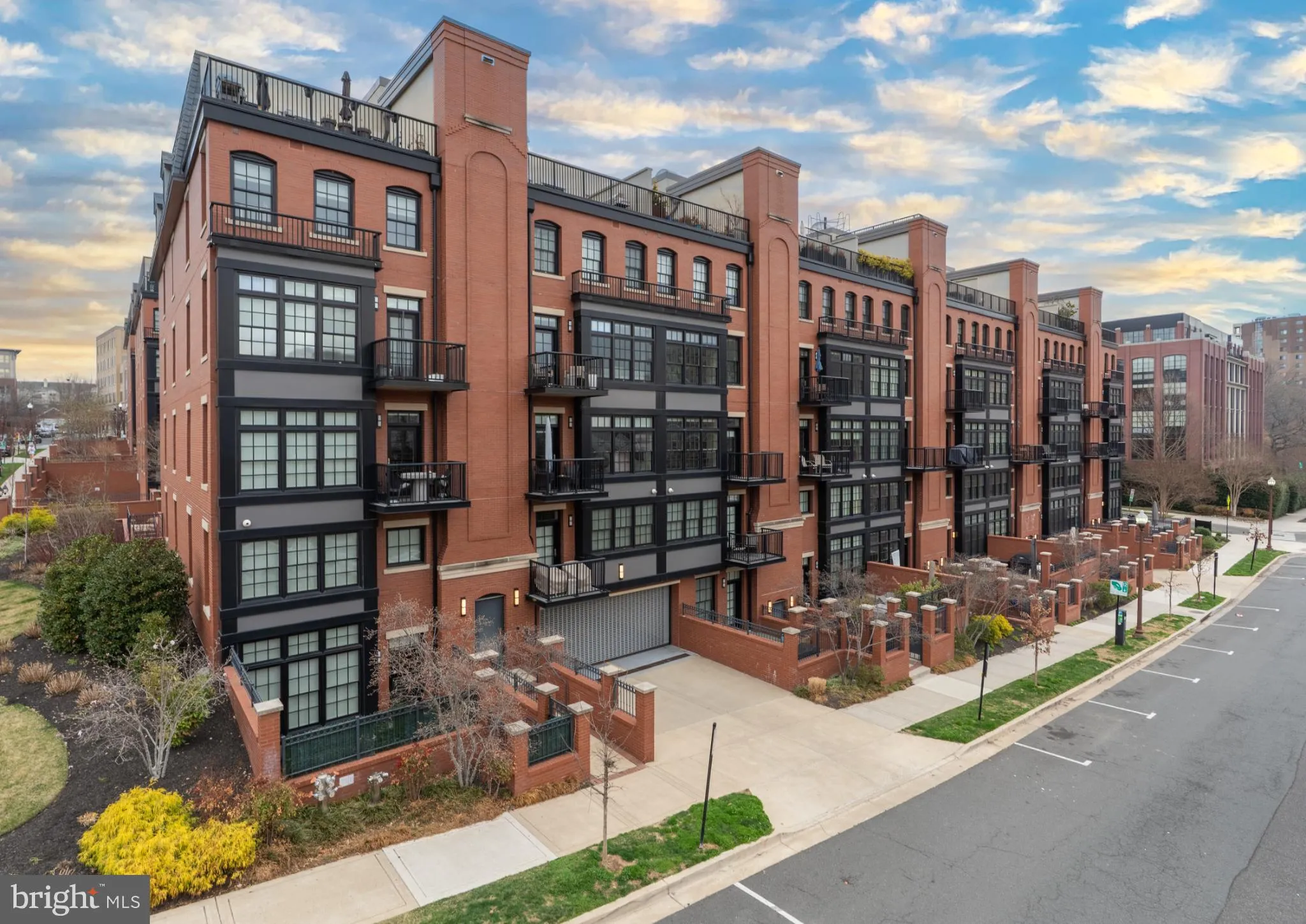 1701 16TH STREET, Arlington, VA 22209