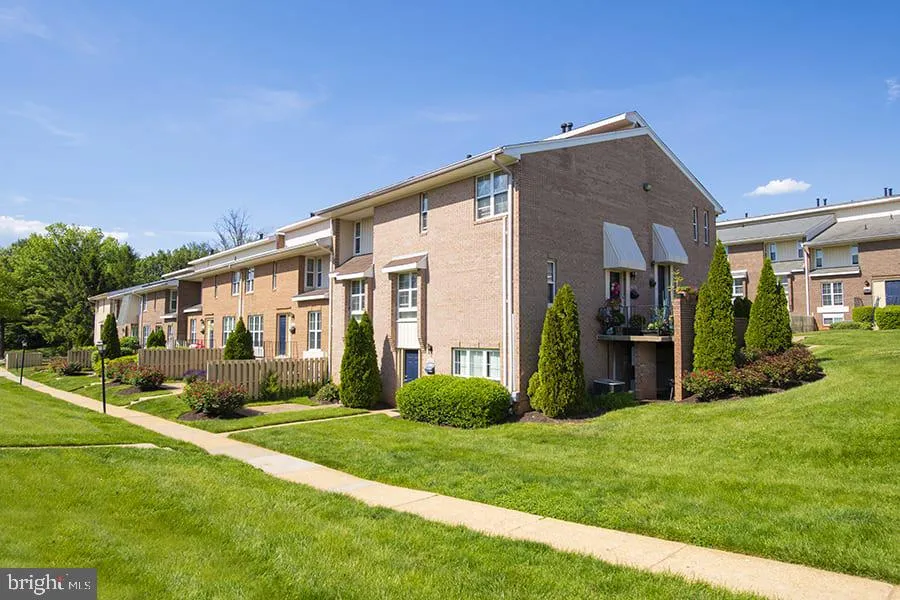 1699 YALE PLACE, Rockville, MD 20850