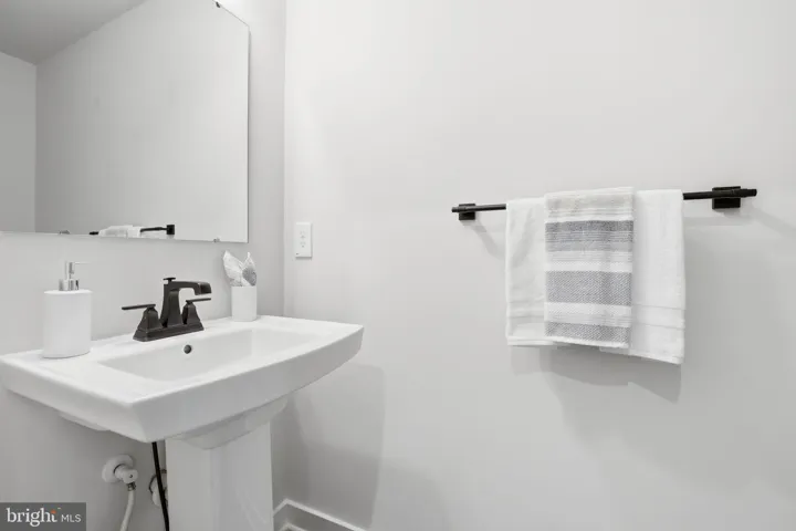 2252 Red Pine Loop, Dumfries, VA 22026