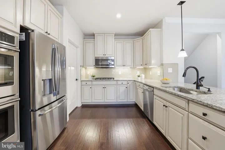 2252 Red Pine Loop, Dumfries, VA 22026