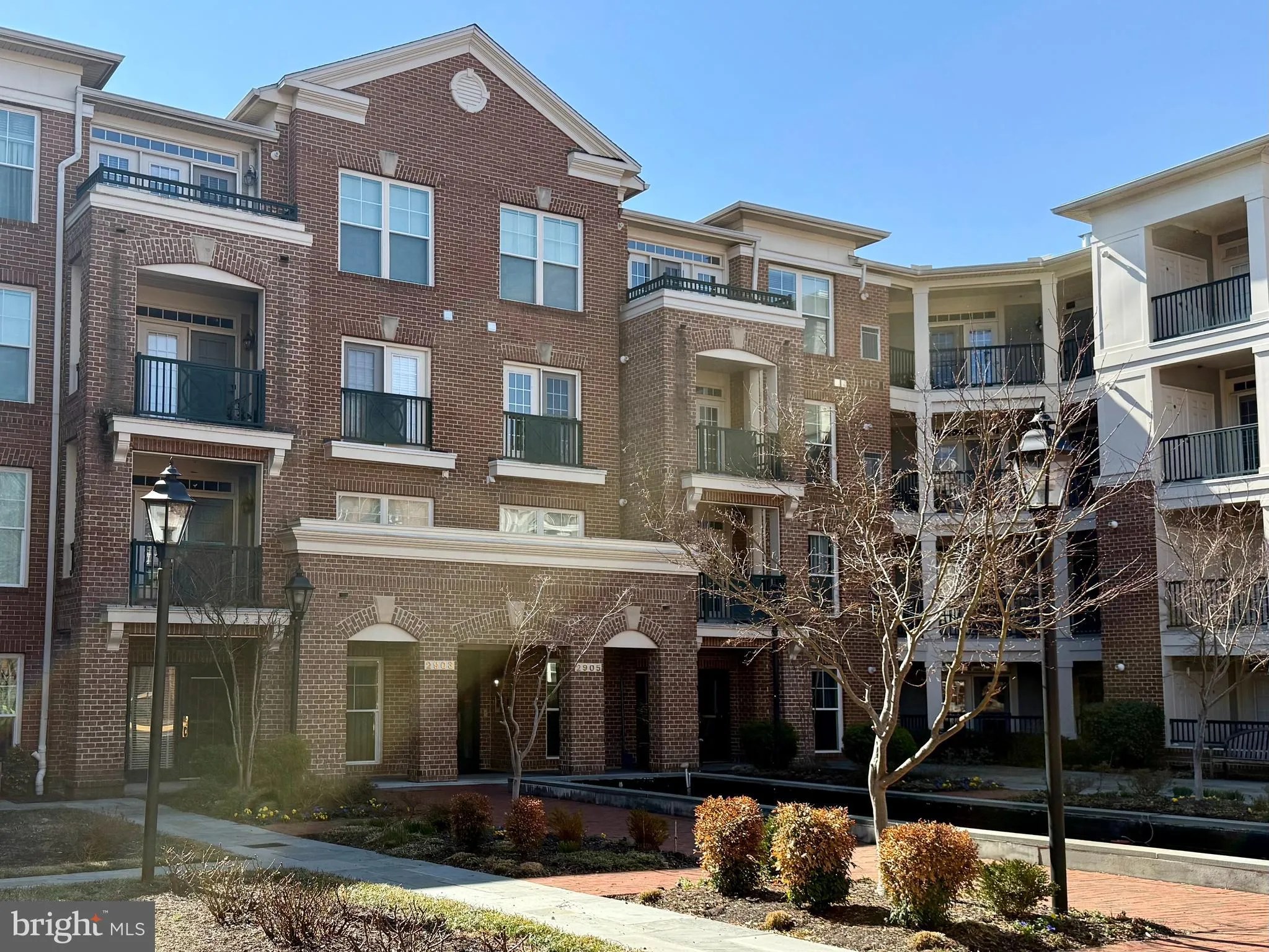 2905 SAINTSBURY PLAZA, Fairfax, VA 22031